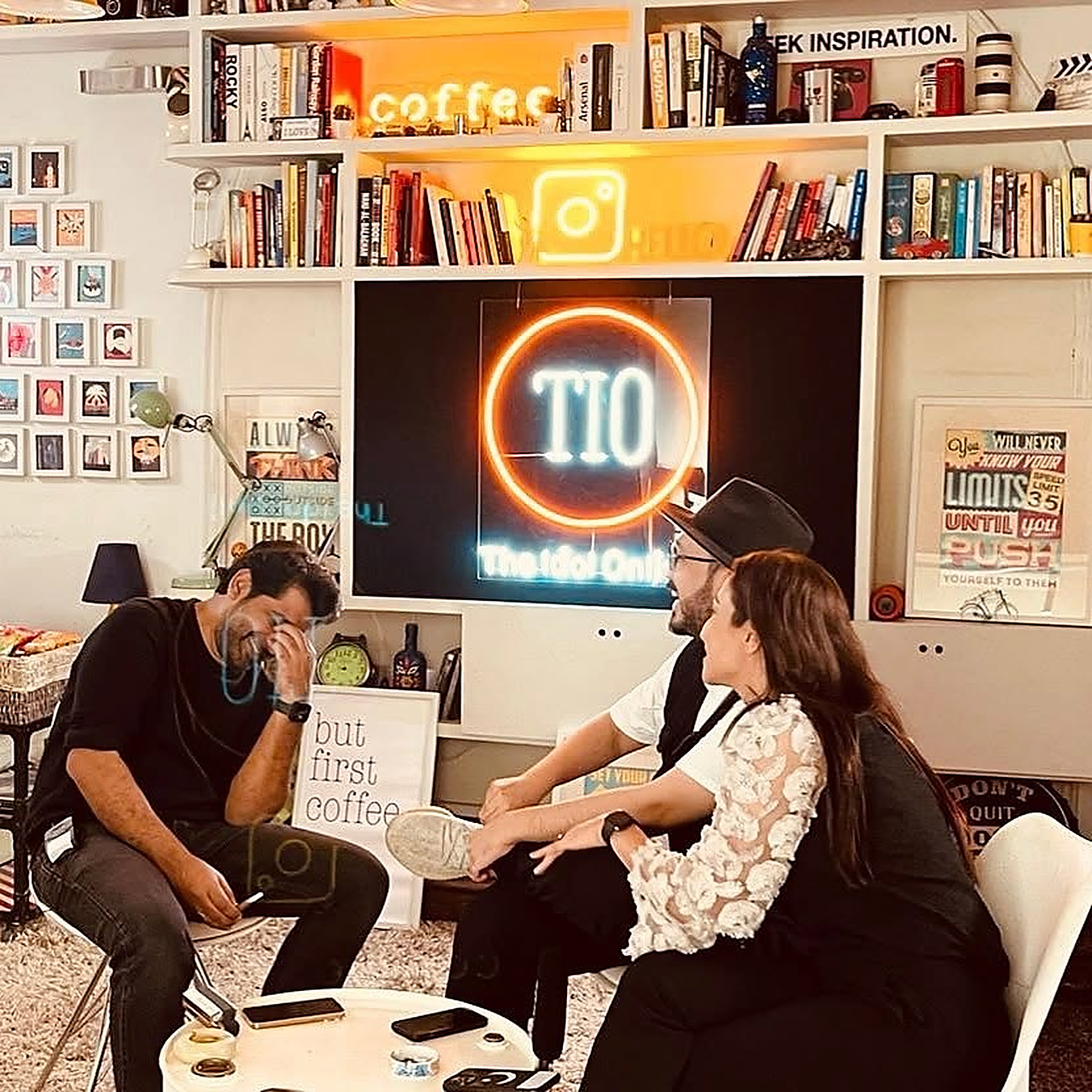 The Idol Online studio